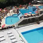 雅尔塔金沙迪拉乌酒店 *