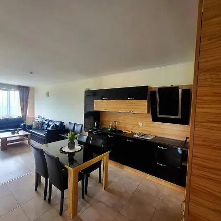 Dilov In Yalta Apartmán *