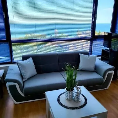 Dilov In Yalta Zlate písky