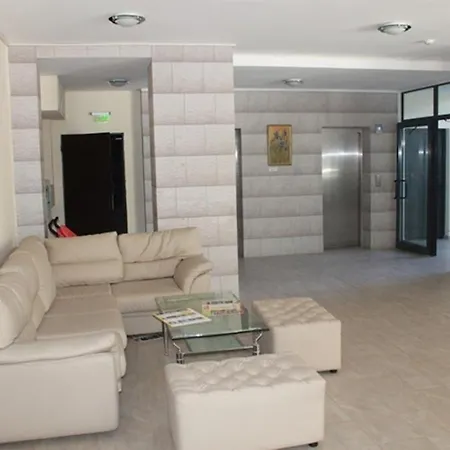 Dilov In Yalta Zlate písky