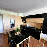 Dilov In Yalta Appartement Goudstrand