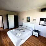 Dilov In Yalta Appartement Goudstrand