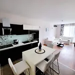 Dilov In Yalta * Goudstrand