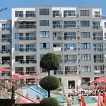 Dilov In Yalta Goudstrand