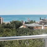 Dilov In Yalta Appartement Goudstrand