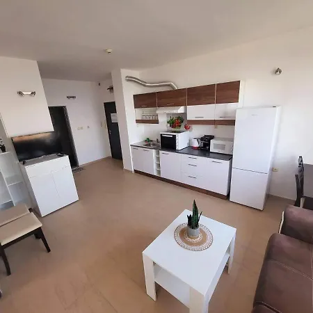 Apartamento Dilov In Yalta Golden Sands