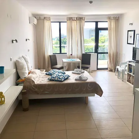 Dilov In Yalta Apartament