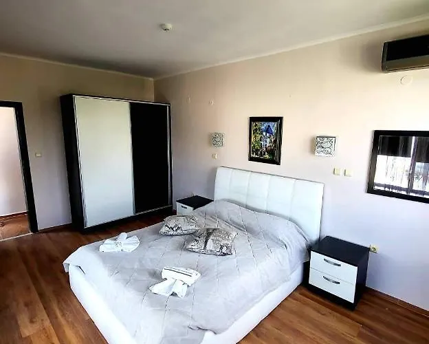 Dilov In Yalta Apartamento Golden Sands