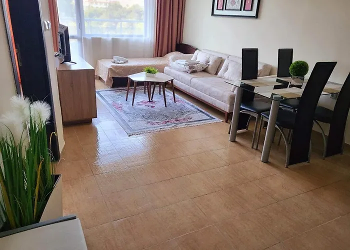 Apartamento Dilov In Yalta Golden Sands