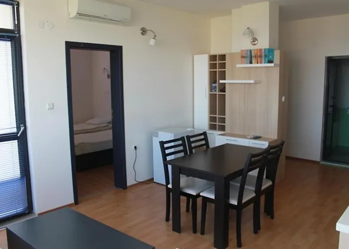 Apartamento Dilov In Yalta Golden Sands